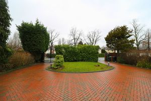 Photo 17- click for photo gallery